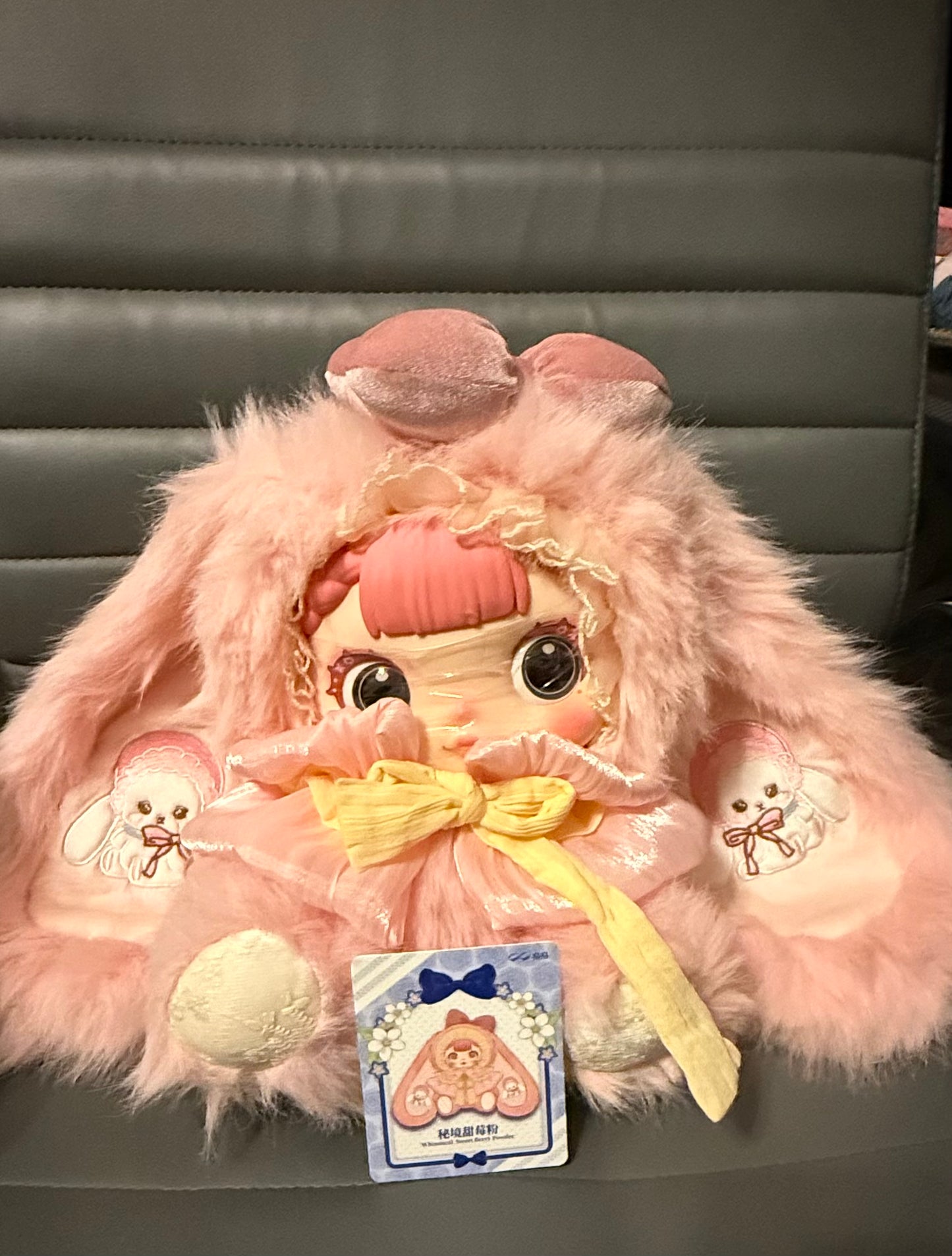 Plush Dolls & Figures