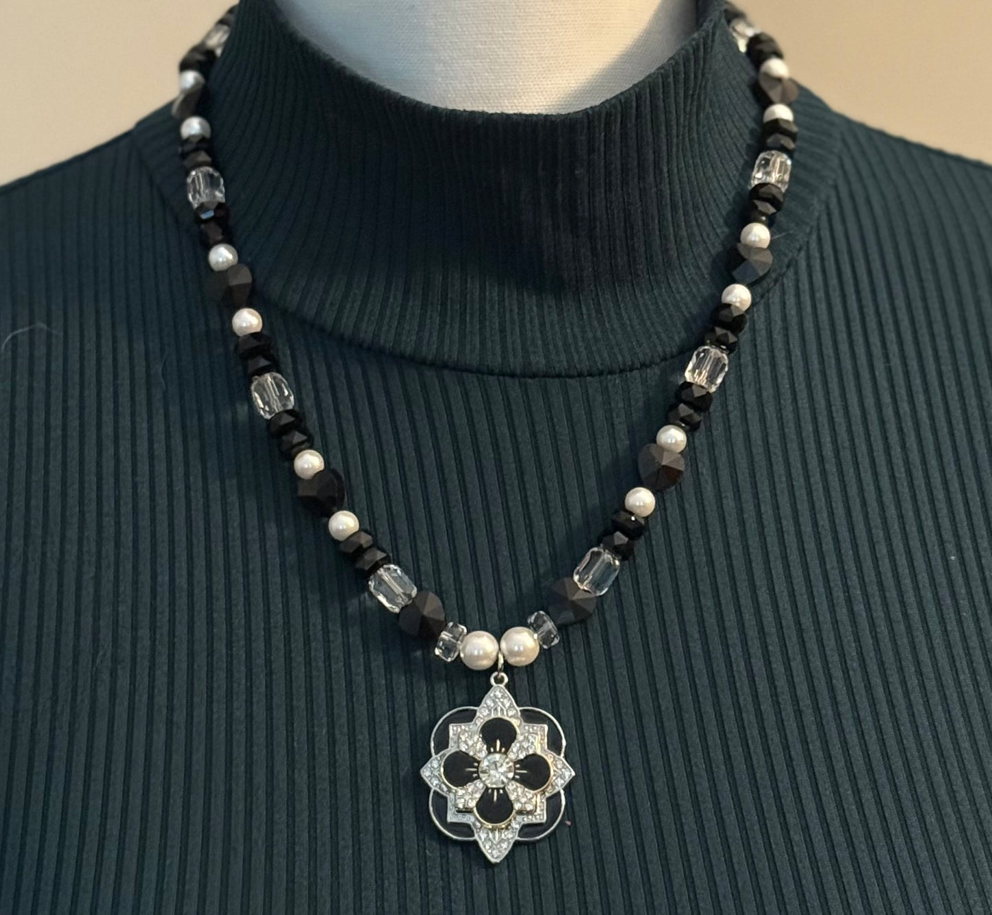 Women’s Necklaces