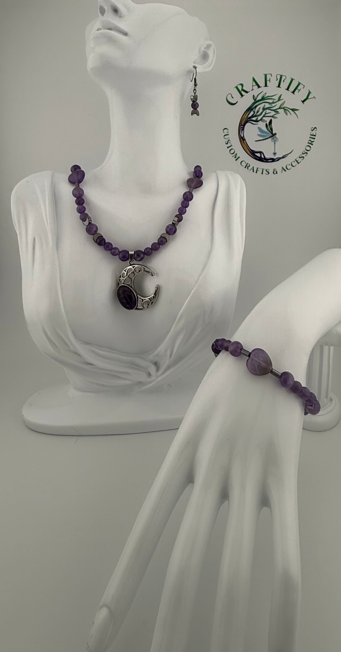 Women’s Necklaces
