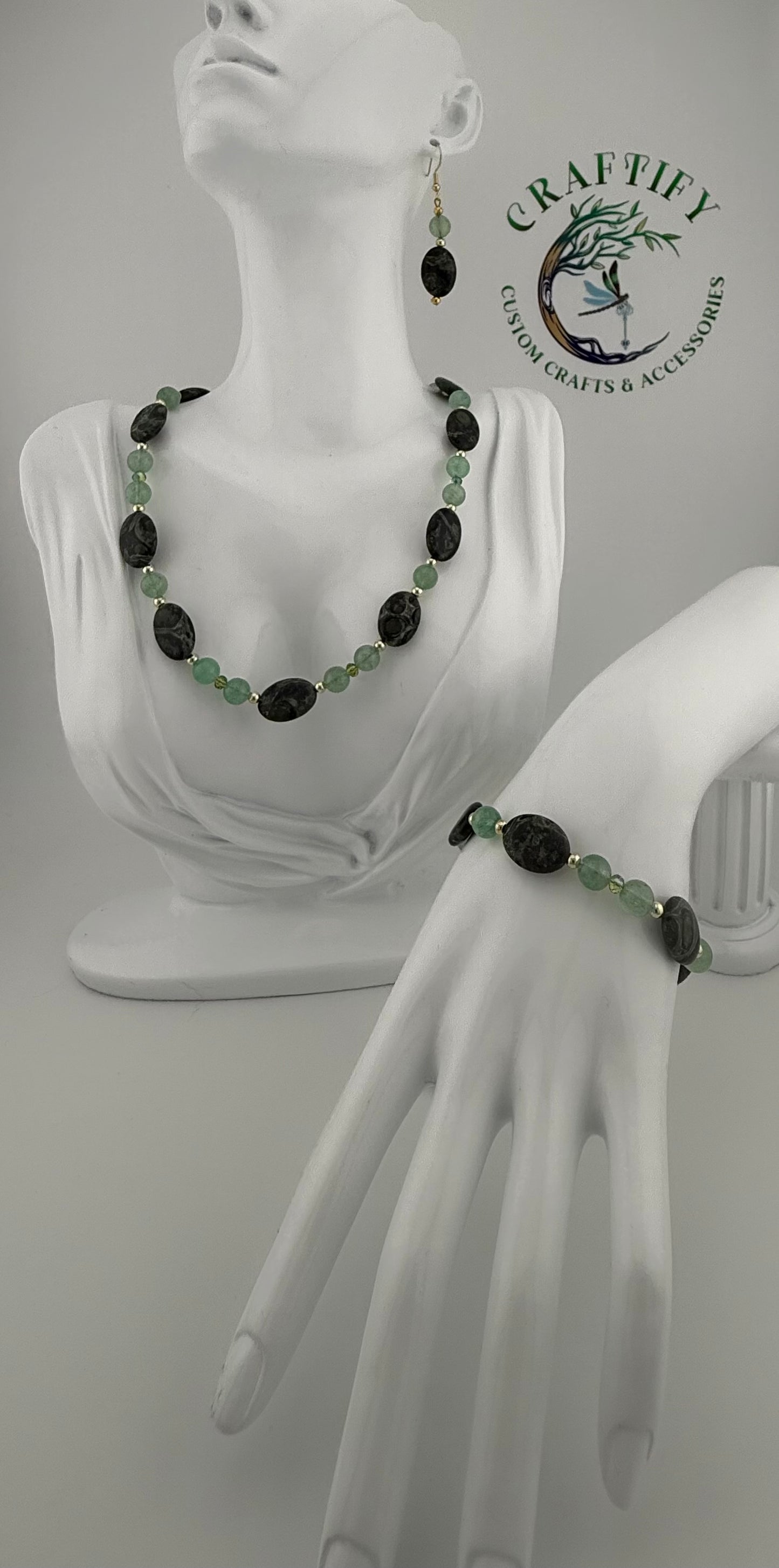 Women’s Necklaces