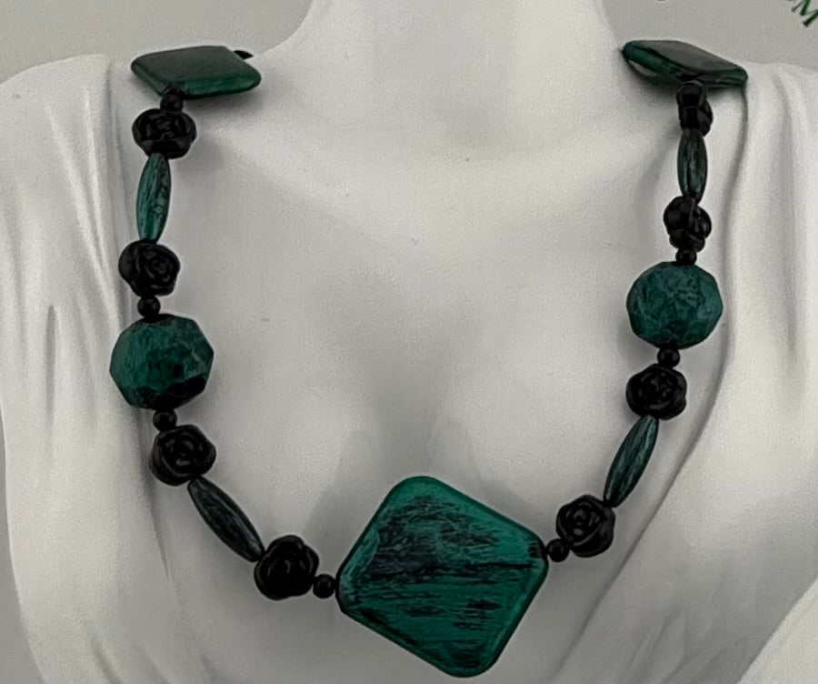Women’s Necklaces