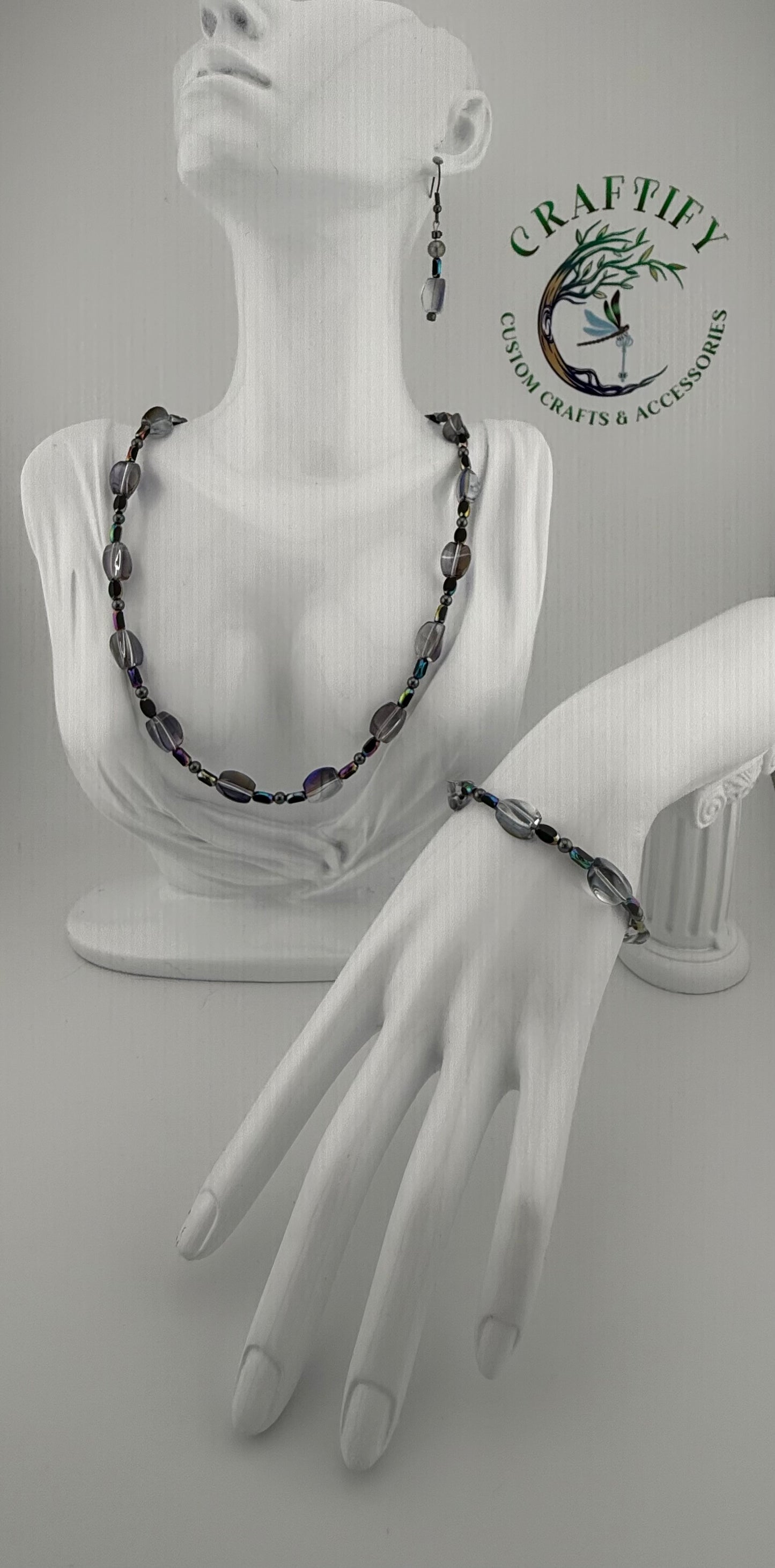 Women’s Necklaces