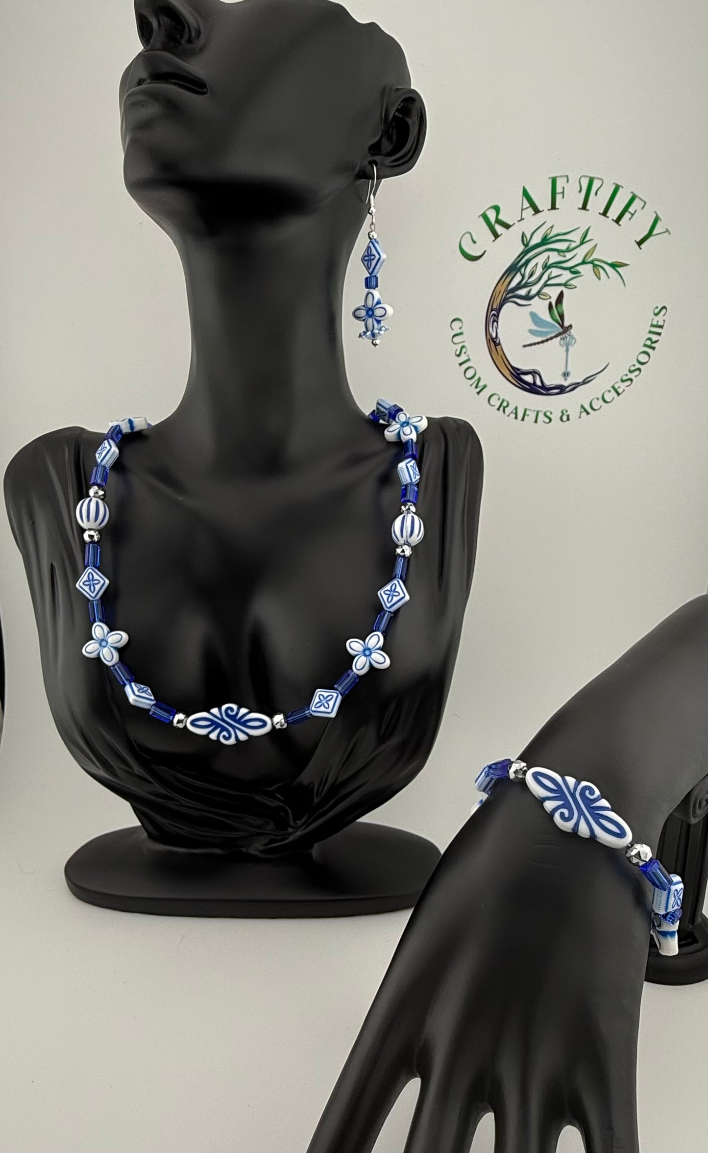 Women’s Necklaces