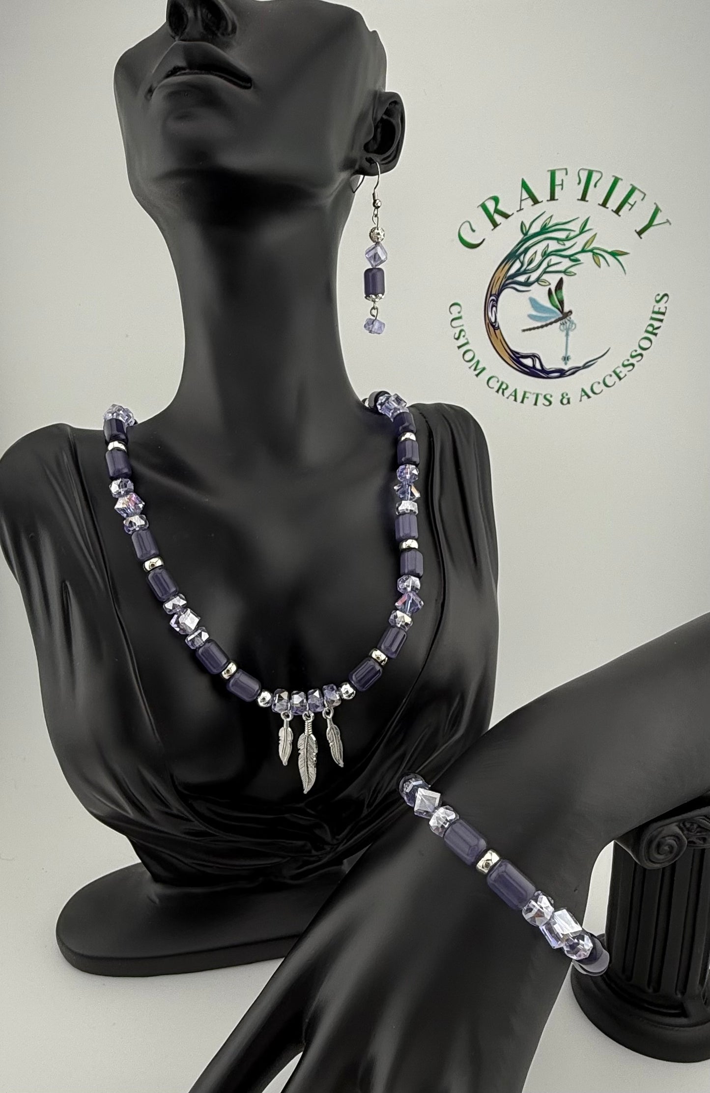 Women’s Necklaces