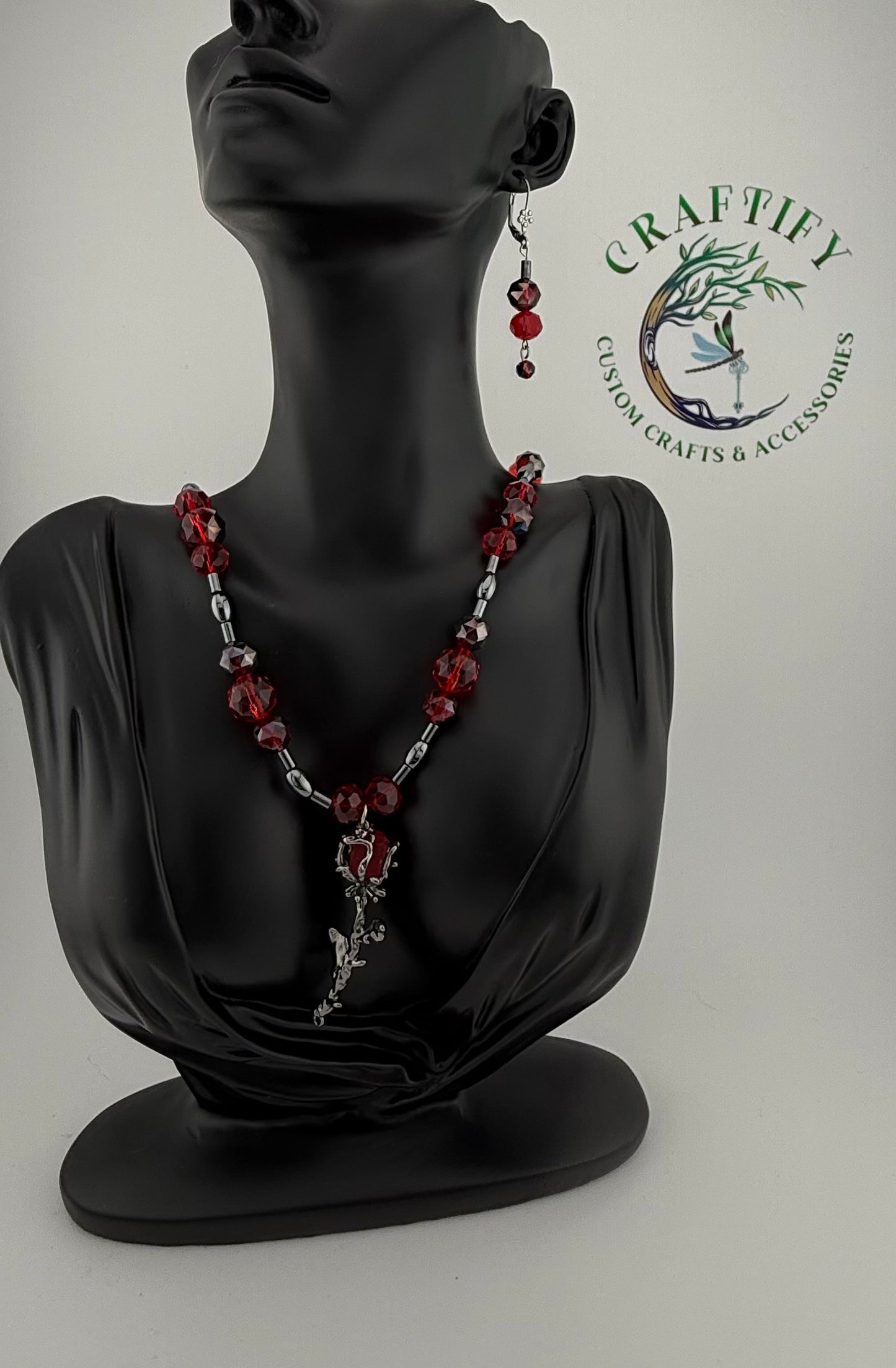 Women’s Necklaces