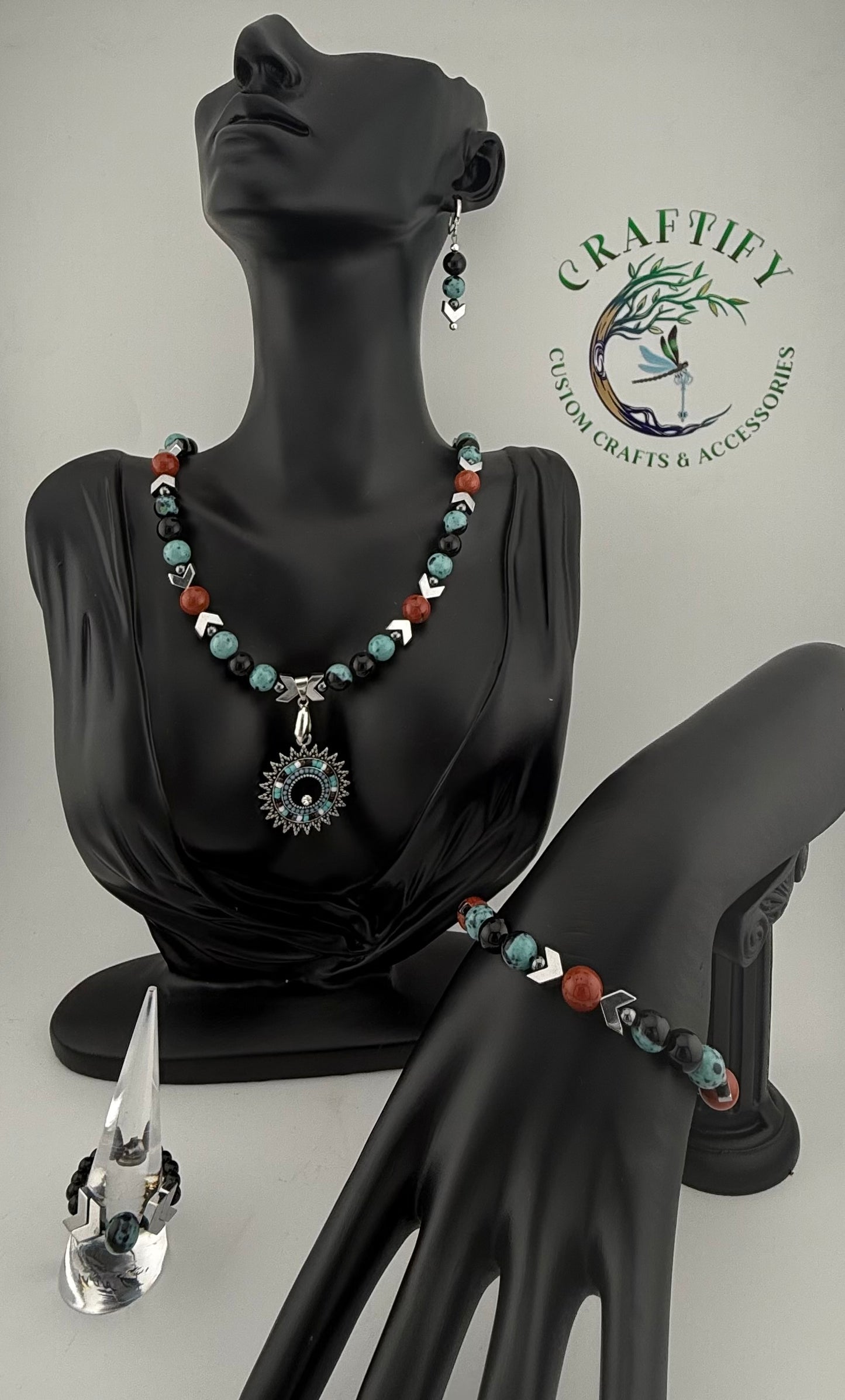 Women’s Necklaces